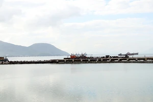 Khẩn trương giải phóng mặt bằng bãi đổ thải tại cảng Vũng Áng