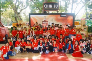 Công ty Masan Consumer kết hợp với Hiệp hội Văn hoá Ẩm thực Việt Nam cùng tổ chức cho các trẻ có hoàn cảnh đặc biệt một chuyến vui chơi, trải nghiệm tại lễ hội Tết Việt.