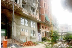 Cưỡng chế phá dỡ 17 công trình vi phạm trật tự xây dựng tại phường Thảo Điền