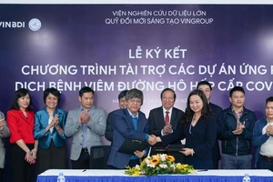 Tập đoàn Vingroup đã chung tay cùng các nhà khoa học Việt với số tiền 20 tỷ đồng để tài trợ khẩn cấp nhằm đẩy mạnh các biện pháp phòng chống sự lây lan của dịch bệnh, điều trị và bảo vệ sức khỏe cộng đồng.