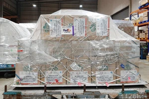 FedEx vận chuyển lô hàng cứu trợ đến Hoa Kỳ trong cuộc chiến chống lại COVID-19