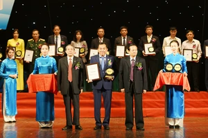 Công ty CP Nước giải khát Yến sào Khánh Hòa đạt nhiều danh hiệu, giải thưởng, chứng nhận uy tín trong tháng 9-2020