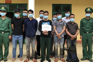 Bắt giữ 10 người xuất cảnh trái phép sang Lào