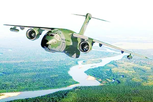 Máy bay vận tải quân sự động cơ hybrid