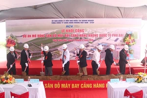 Khởi công Dự án Mở rộng sân đỗ máy bay - Cảng hàng không quốc tế Phú Bài”. Ảnh: ACV