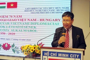 Ông Nguyễn Quang Vinh, Phó Chủ tịch Hội hữu nghị Việt Nam - Hungary TPHCM phát biểu tại buổi lễ. Ảnh: TTXVN