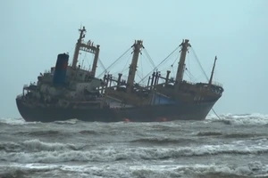 Tàu Minh Nam 07 gặp nạn tại vùng biển xã Kỳ Ninh, thị xã Kỳ Anh, tỉnh Hà Tĩnh, tháng 10-2020