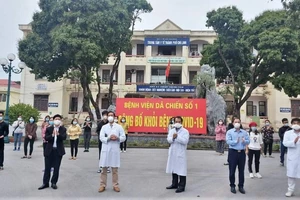 Bệnh nhân tại Bệnh viện Dã chiến số 1 ở TP Chí Linh, Hải Dương được công bố khỏi Covid-19