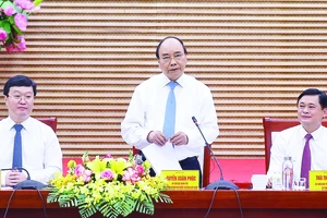 Thủ tướng Nguyễn Xuân Phúc: Nghệ An phải quyết liệt, năng động, sáng tạo hơn