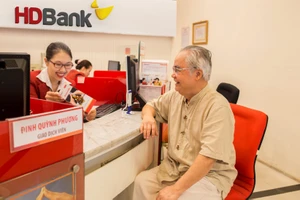 Gửi tiết kiệm tại HDBank “tuổi càng cao, lãi suất càng lớn”