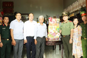 Thiếu tướng Lê Hồng Nam, Giám đốc Công an TPHCM thăm, chúc tết các gia đình chính sách, các đơn vị 