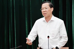 Chủ tịch UBND TPHCM Phan Văn Mãi phát biểu tại buổi làm việc, chiều 21-2-2023. Ảnh: VIỆT DŨNG