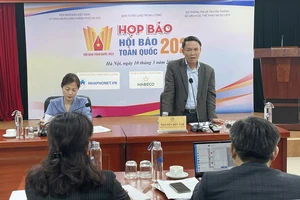 Hội Báo toàn quốc do Hội Nhà báo Việt Nam, UBND TP Hà Nội đồng chủ trì phối hợp với Ban Tuyên giáo Trung ương, Bộ TT-TT, Bộ VH-TT-DL tổ chức. 