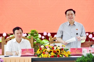 Chủ tịch Quốc hội Vương Đình Huệ phát biểu tại buổi làm việc với lãnh đạo tỉnh Thừa Thiên Huế