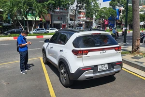 Thu phí đậu xe dưới lòng đường ở Vũng Tàu: Từng bước tạo sự đồng thuận từ người dân, du khách 