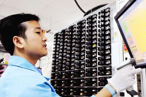 Sản xuất sản phẩm điện tử dân dụng tại công ty greystone data systems (Hoa Kỳ) ở TPHCM