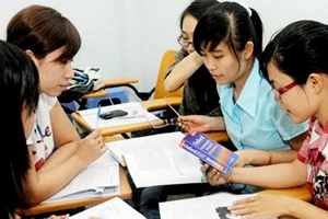 Sinh viên trong giờ học tiếng Anh