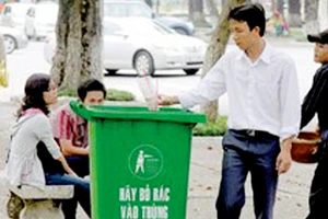 Việc giữ vệ sinh cho đường phố, công viên sạch đẹp rất cần ý thức của người dân