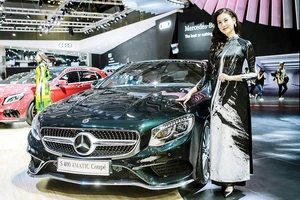 Mercedes-Benz giới thiệu Mercedes-AMG GLA 45 4MATIC nâng cấp và S 400 4MATIC Coupé