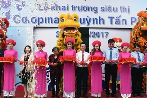 Co.opmart Huỳnh Tấn Phát, quận 7, được đưa vào hoạt động từ cuối tháng 9-2017
