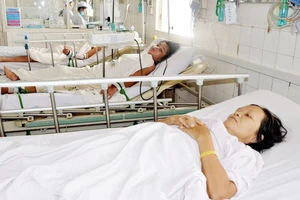 Bệnh nhân đang điều trị sốt rét tại Bệnh viện Bệnh nhiệt đới TPHCM
