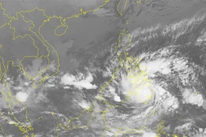 Cơn bão Tembin được dự báo đang mạnh lên, giật cấp 14 khi áp sát quần đảo Trường Sa. Ảnh: TTKTTVTƯ