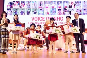 Chung kết cuộc thi hùng biện tiếng Anh “Voice Of Nguyen Hoang - VNH” lần 1 