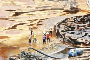 Các hoạt động khai thác mỏ tại Trung Quốc làm ô nhiễm môi trường