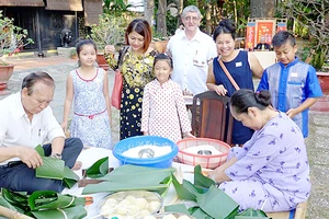 Tết nặng tình quê hương