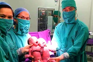 Quảng Ninh: Đón 2 trẻ sinh đôi từ thụ tinh trong ống nghiệm