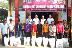 SCB trao tặng hàng ngàn phần quà tết cho người nghèo