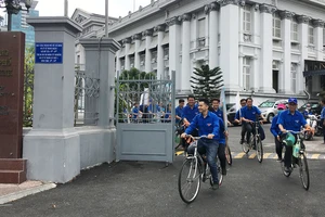 Các đoàn viên, thanh niên Đoàn khối Dân - Chính - Đảng TPHCM đạp xe về với địa chỉ đỏ cách mạng Xuân Mậu Thân