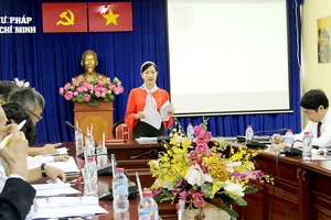 Bà Phan Thị Bình Thuận phát biểu tại Hội nghị Sơ kết thực hiện “Đề án nâng cao năng lực và hiệu quả hoạt động của trọng tài thương mại đến năm 2020” tại TPHCM tháng 1-2018