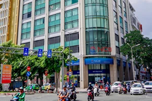Tòa nhà Ruby Tower tại TPHCM, nơi Công ty Hanwha Life Việt Nam đặt trụ sở chính