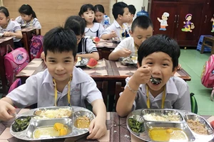 Chuẩn hóa thực đơn bữa trưa cho học sinh bán trú ở Đồng Nai
