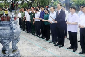 Chủ tịch nước Trần Đại Quang thăm và làm việc tại tỉnh Hưng Yên 