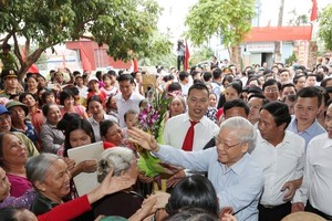 党中央总书记阮富仲具有代表性的政治活动