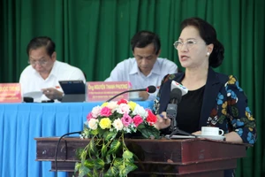 Chủ tịch Quốc hội Nguyễn Thị Kim Ngân cùng Đoàn Đại biểu Quốc hội TP Cần Thơ tiếp xúc cử tri tại phường Lê Bình