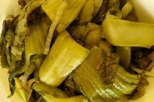 Cần Thơ phát hiện trên 2 tấn dưa cải có chứa chất vàng ô