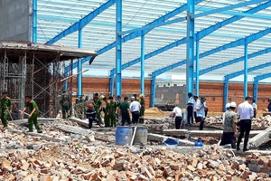Hé lộ nguyên nhân sập tường khiến 6 công nhân tử vong ở Vĩnh Long 
