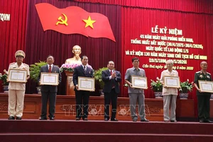 Cần Thơ kỷ niệm 130 năm Ngày sinh Chủ tịch Hồ Chí Minh