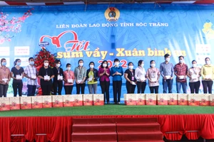 Phó Chủ tịch nước Võ Thị Ánh Xuân chúc tết công nhân lao động tại Sóc Trăng