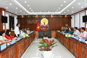 Hội Khmer - Việt Nam tại Campuchia thăm và làm việc với tỉnh Sóc Trăng