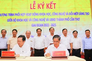 Bộ KH-CN và TP Cần Thơ ký kết chương trình hợp tác