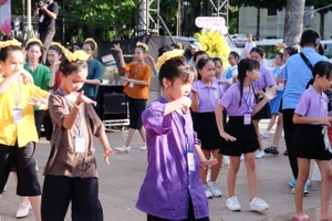 Đề xuất xác lập kỷ lục hơn 2.000 thiếu nhi đồng diễn múa Rom Vong