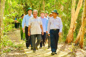 Chủ tịch UBND tỉnh Sóc Trăng kiểm tra công tác phòng chống cháy rừng
