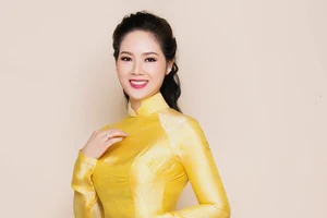 Hoa hậu Mai phương vẫn đẹp kiêu sa sau 15 năm đăng quang