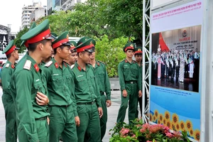 Khai mạc triển lãm “Công đoàn Việt Nam – 90 năm một chặng đường lịch sử”