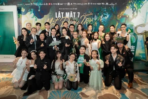 Lý Hải đưa gần 50 diễn viên "Lật mặt 7" chu du Nam - Bắc