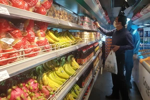 Khai trương “siêu thị mini di động” bình ổn giá